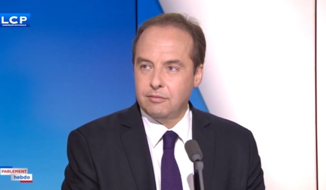 "Nous devons rassembler dans une future majorité tous les gens qui partagent une ligne politique de courage et de vérité."