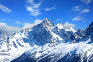 Aiguille Verte – Massif du Mont-Blanc (Haute-Savoie) / Ciel modifié