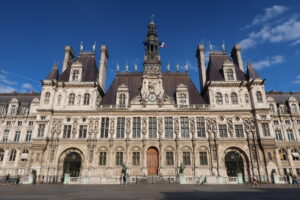 Façade de l’hôtel de ville / mairie de Paris (France)