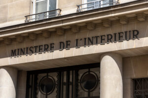 Le ministère de l’Intérieur est le ministère du gouvernement français chargé traditionnellement de la sécurité intérieure, de l’administration du territoire et des libertés publiques