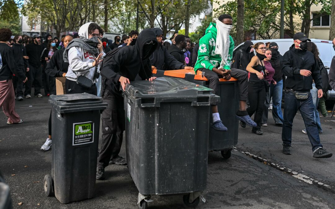 Collèges et lycées bloqués et saccagés