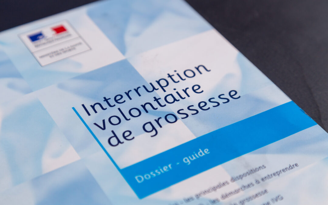 Le droit à l&rsquo;IVG est dans la Constitution, pas encore dans la réalité